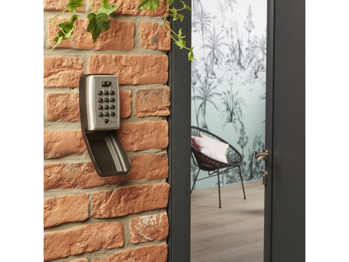 Skrytka na klucze z szyfrem Master Lock 5423EURD